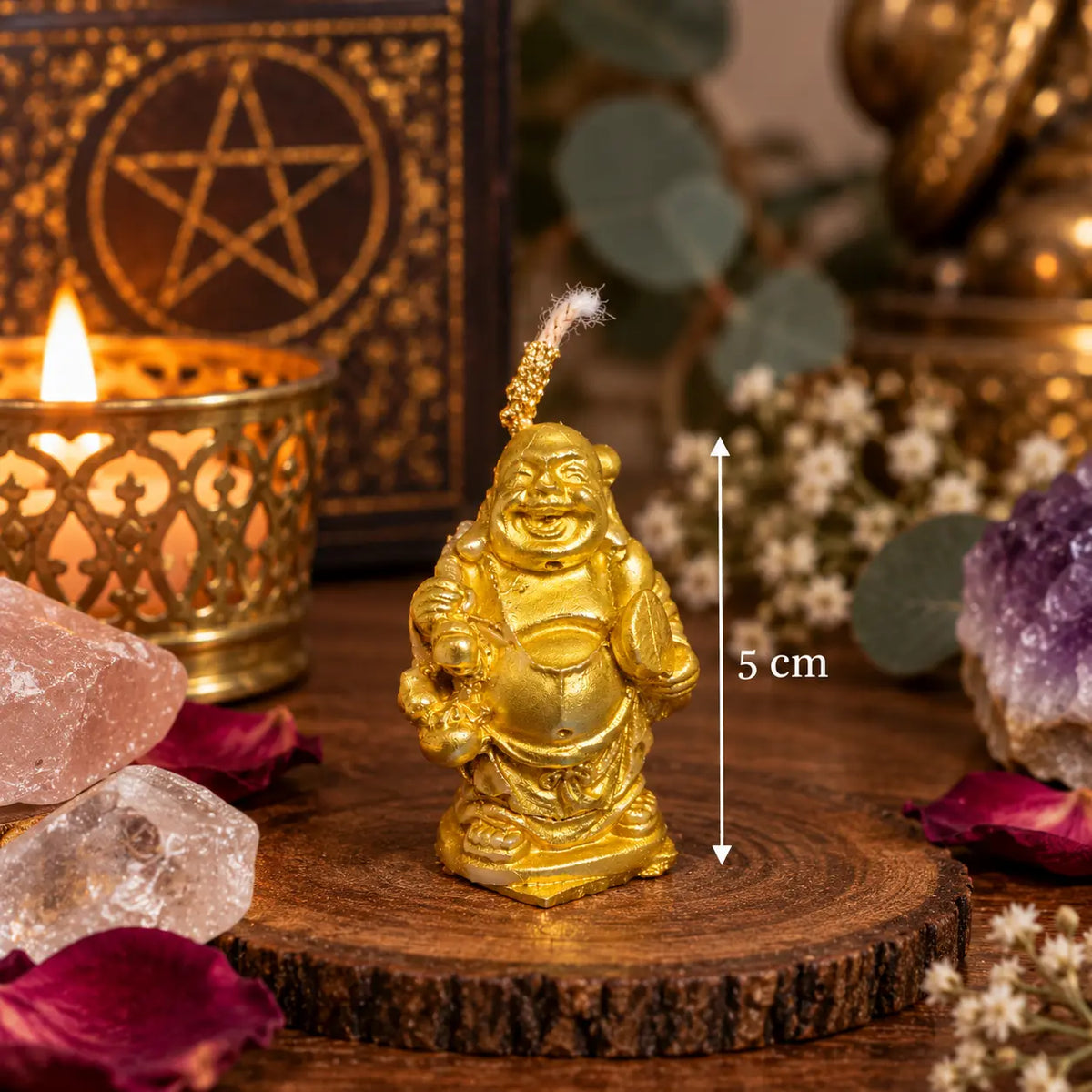 5 cm magas arany Buddha alakú rituális gyertya oltári környezetben
